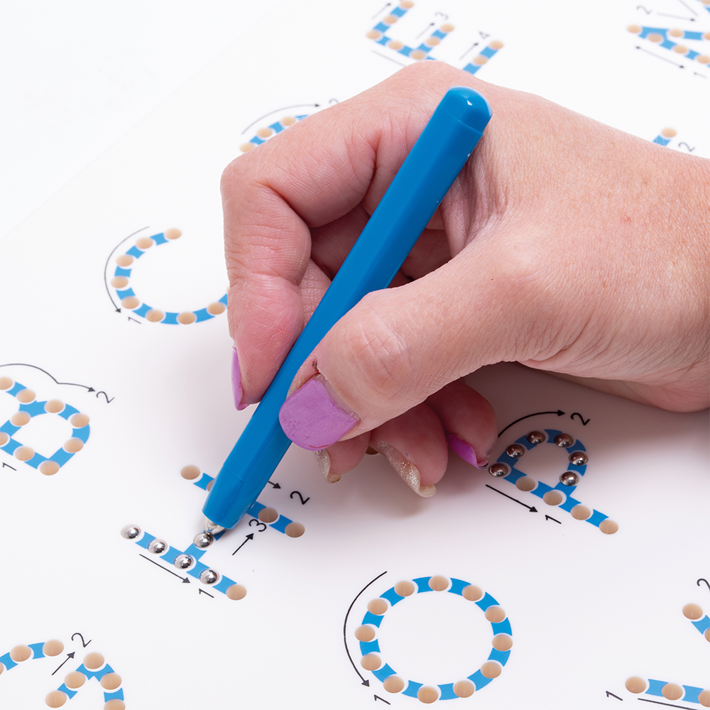 Tablero Magnético de Letras Mayúsculas - Imagen 2